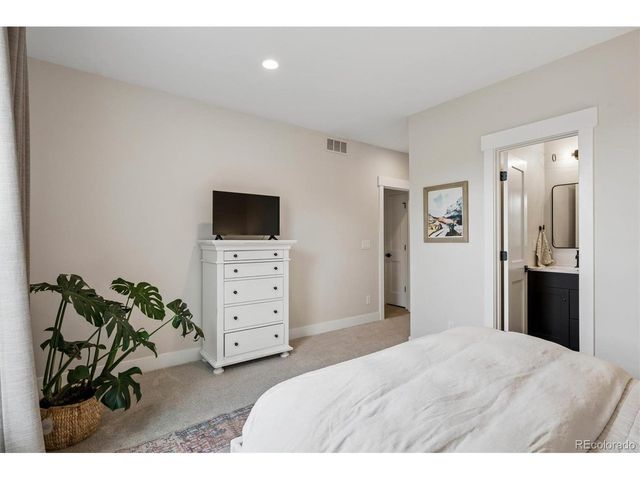 8367 W 68th Ln, Arvada, CO 80004
