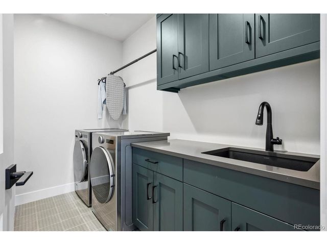 8367 W 68th Ln, Arvada, CO 80004