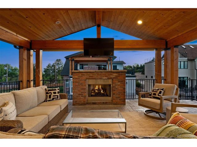 8367 W 68th Ln, Arvada, CO 80004