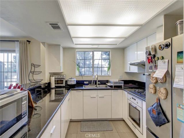 379 N Mentor Avenue 1, Pasadena, CA 91106