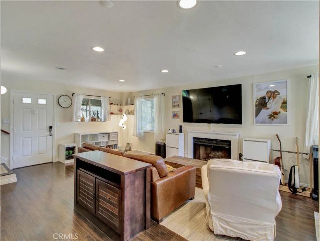 379 N Mentor Avenue 1, Pasadena, CA 91106