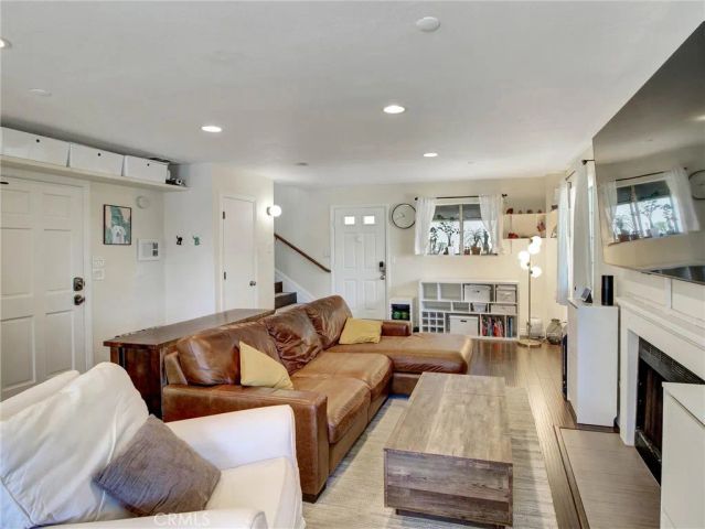 379 N Mentor Avenue 1, Pasadena, CA 91106