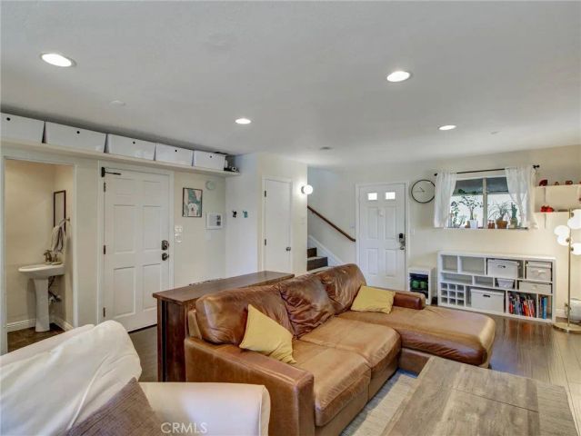 379 N Mentor Avenue 1, Pasadena, CA 91106