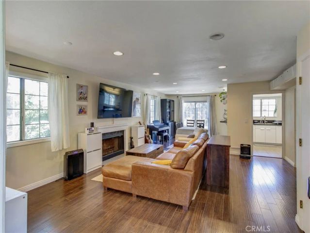 379 N Mentor Avenue 1, Pasadena, CA 91106