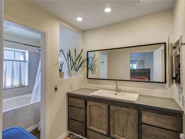 379 N Mentor Avenue 1, Pasadena, CA 91106