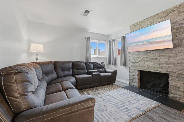 958 Marlin Drive, Vista, CA 92084