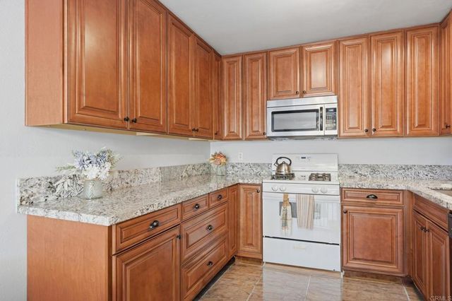 958 Marlin Drive, Vista, CA 92084
