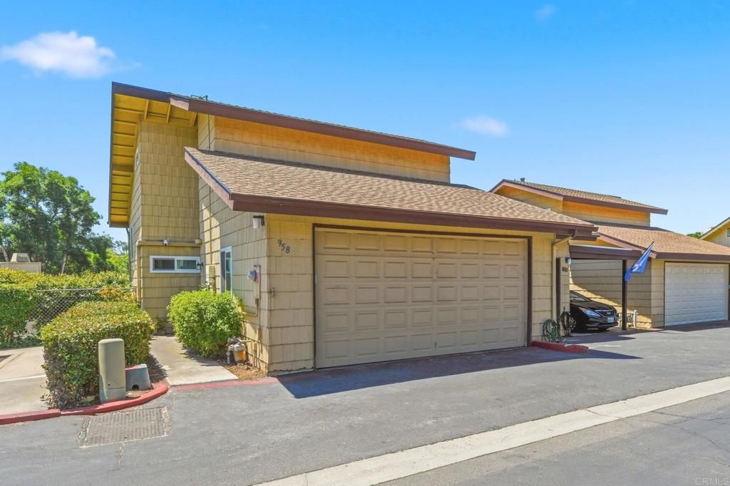 958 Marlin Drive, Vista, CA 92084