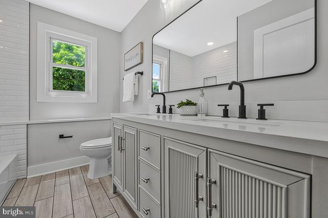 2105 QUEENS CHAPEL RD, Hyattsville, MD 20782