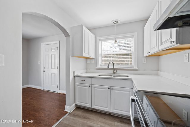 5301 Alpine Way, Louisville, KY 40214