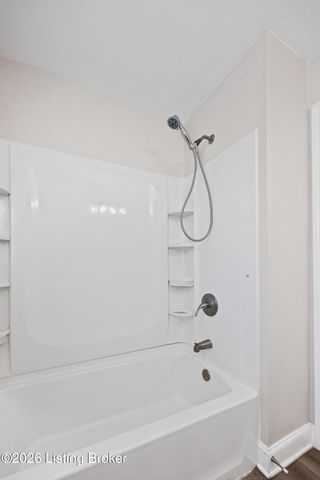 5301 Alpine Way, Louisville, KY 40214