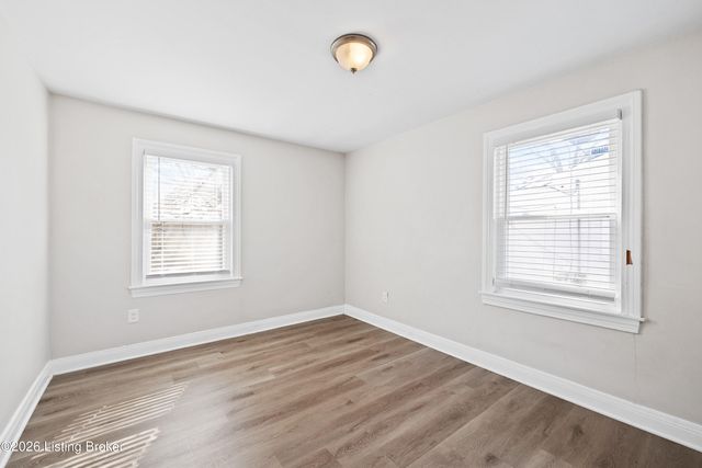 5301 Alpine Way, Louisville, KY 40214