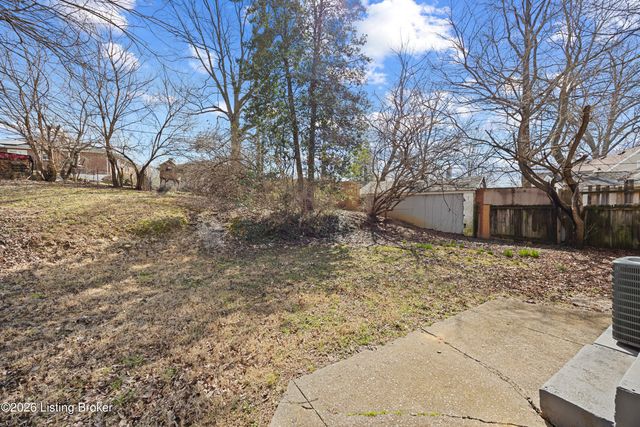 5301 Alpine Way, Louisville, KY 40214