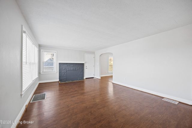 5301 Alpine Way, Louisville, KY 40214