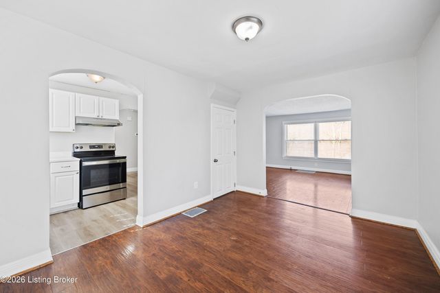 5301 Alpine Way, Louisville, KY 40214