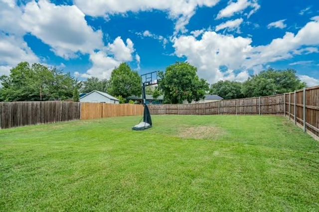 209 Havenwood Lane, Garland, TX 75043