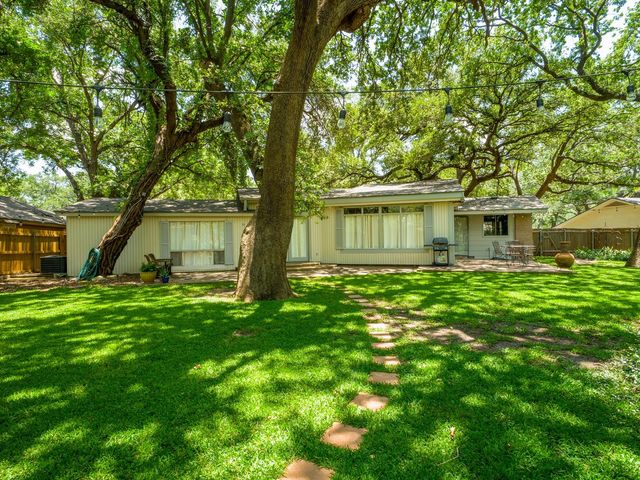 1110 Arbor LN, Marble Falls, TX 78654
