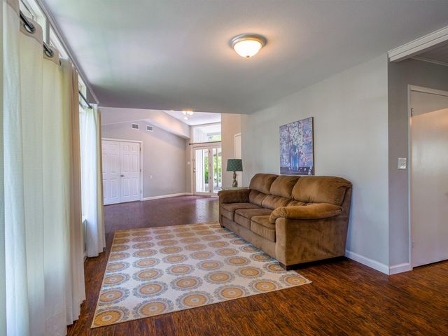1110 Arbor LN, Marble Falls, TX 78654