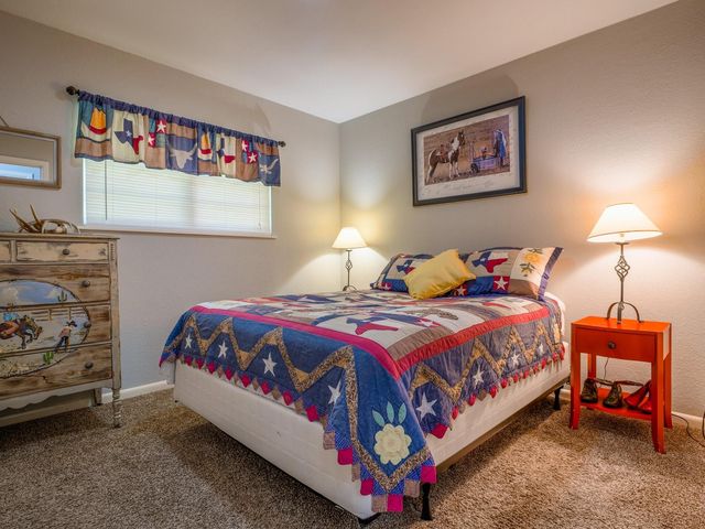 1110 Arbor LN, Marble Falls, TX 78654