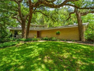 1110 Arbor LN, Marble Falls, TX 78654