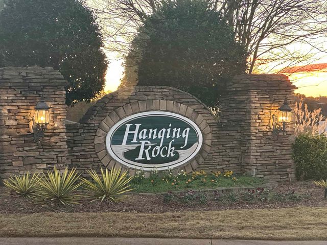 663 Flintrock Dr, Boiling Springs, SC 29316