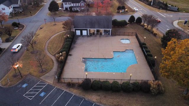663 Flintrock Dr, Boiling Springs, SC 29316
