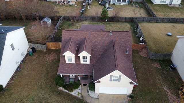 663 Flintrock Dr, Boiling Springs, SC 29316