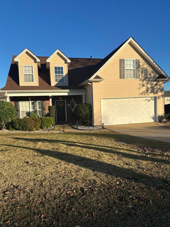 663 Flintrock Dr, Boiling Springs, SC 29316