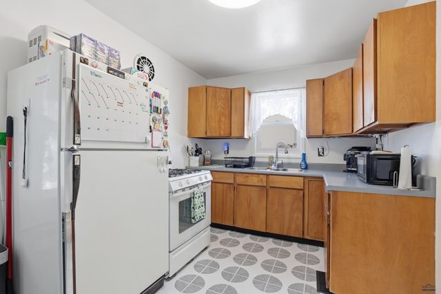 705 E DENVER, Rapid City, SD 57701