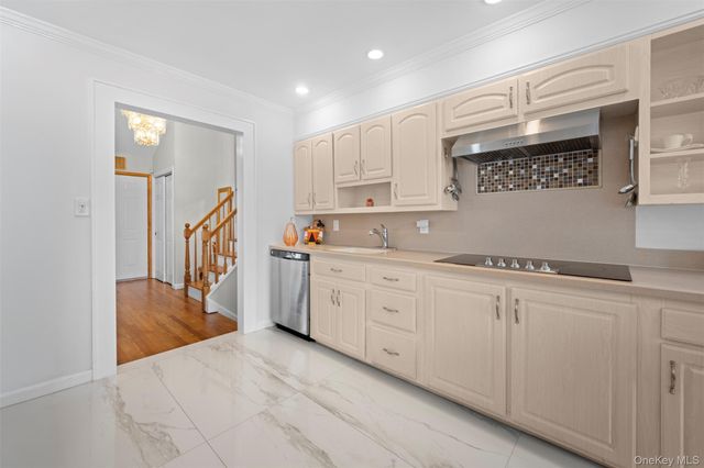 1239 Lynne Street, Baldwin, NY 11510