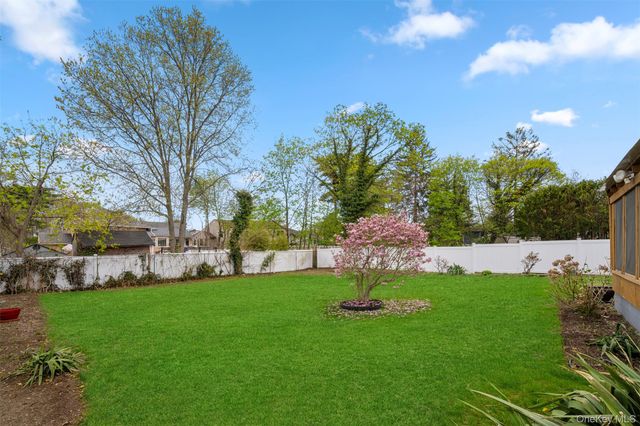 1239 Lynne Street, Baldwin, NY 11510