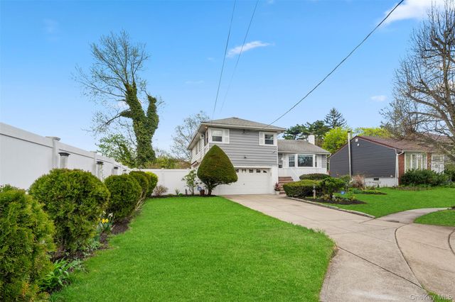 1239 Lynne Street, Baldwin, NY 11510