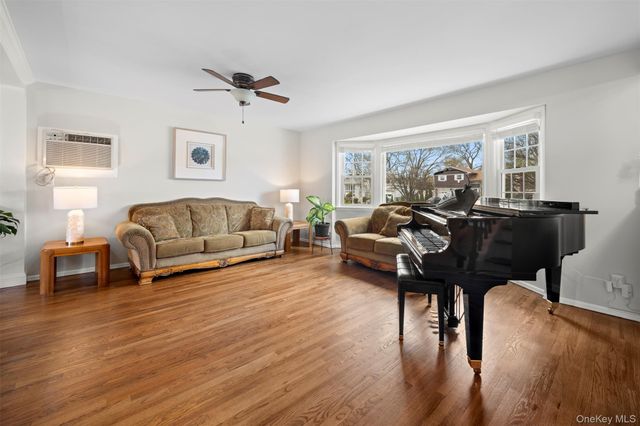 1239 Lynne Street, Baldwin, NY 11510