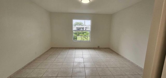 12005 Poinciana Boulevard 102, Royal Palm Beach, FL 33411