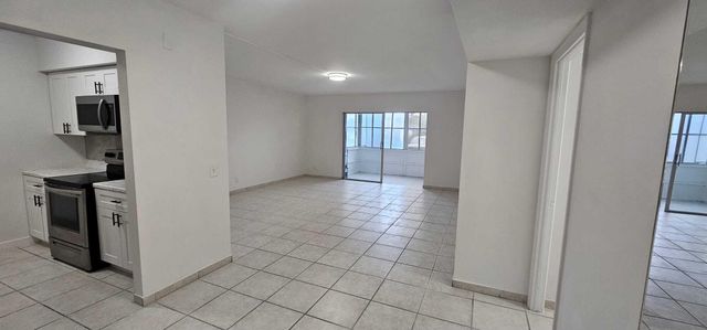 12005 Poinciana Boulevard 102, Royal Palm Beach, FL 33411