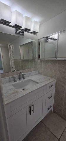 12005 Poinciana Boulevard 102, Royal Palm Beach, FL 33411