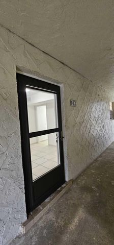 12005 Poinciana Boulevard 102, Royal Palm Beach, FL 33411