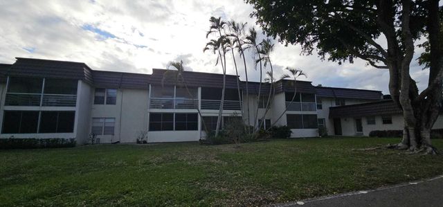 12005 Poinciana Boulevard 102, Royal Palm Beach, FL 33411