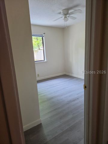 4001 Hodge Dr, Beaufort, SC 29906