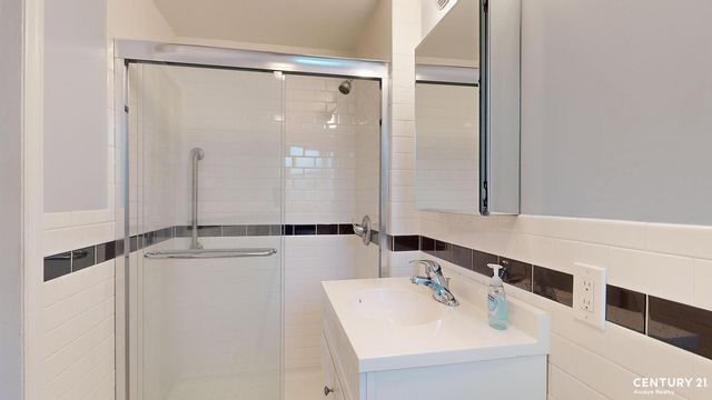 21 2nd Street, New York City, NY 11231