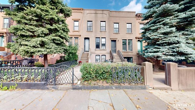 21 2nd Street, New York City, NY 11231
