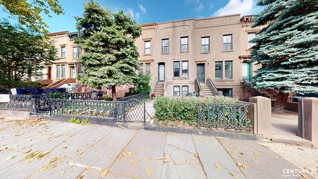 21 2nd Street, New York City, NY 11231