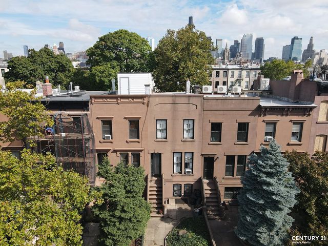 21 2nd Street, New York City, NY 11231
