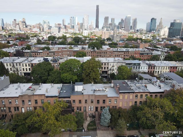 21 2nd Street, New York City, NY 11231