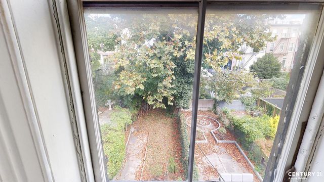 21 2nd Street, New York City, NY 11231