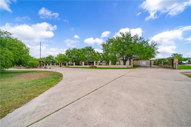 5548 County Road 81, Robstown, TX 78380