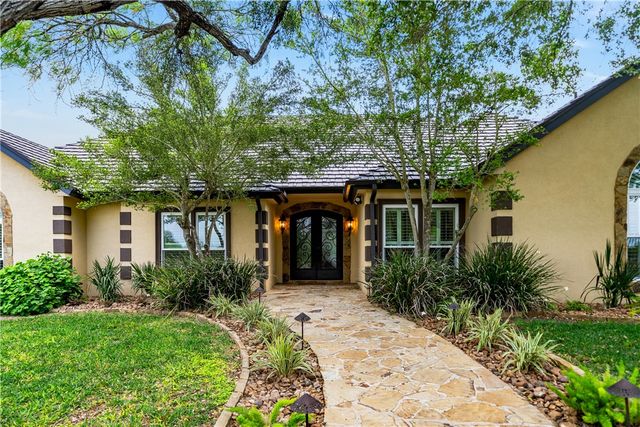 5548 County Road 81, Robstown, TX 78380