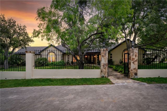 5548 County Road 81, Robstown, TX 78380