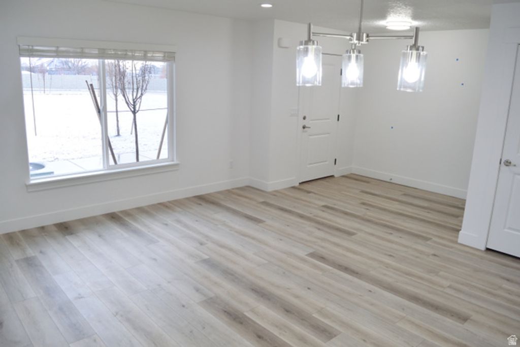 Image 2 of property listing at 1924 E 1550 N, Spanish Fork, UT 84660