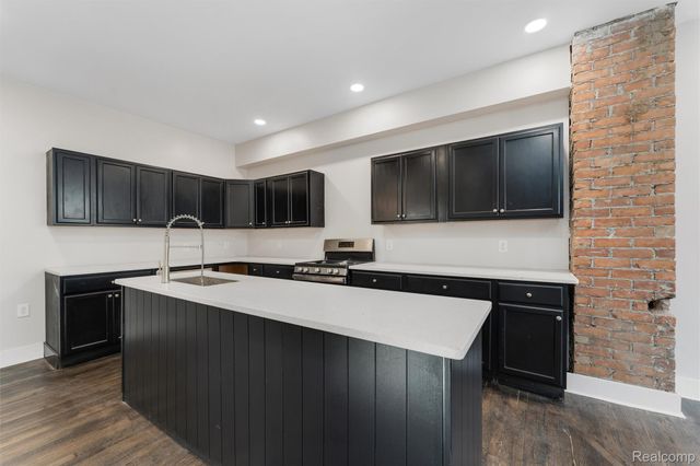 2233 Sheridan Street, Detroit, MI 48214